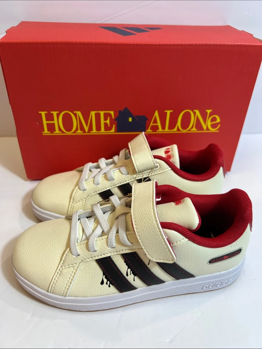 Adidas Grand Court Home Alone Kids Sneakers  shoes JR5622 Size 13K‎ New in Box